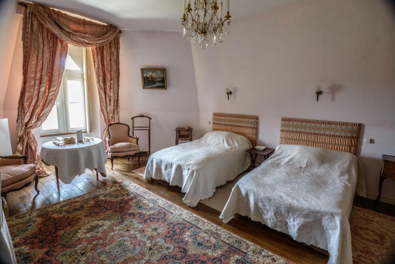 Вилла Manoir De La Chouanniere Montreuil-sur-Maine Экстерьер фото