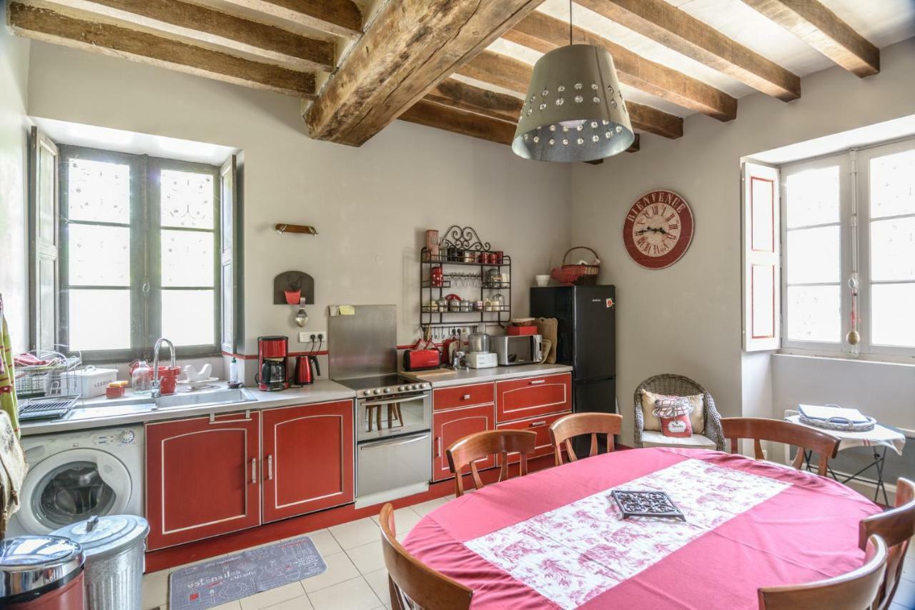 Вилла Manoir De La Chouanniere Montreuil-sur-Maine Экстерьер фото