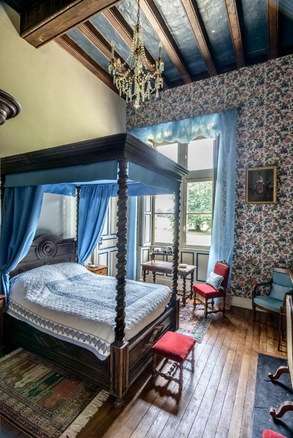 Вилла Manoir De La Chouanniere Montreuil-sur-Maine Экстерьер фото