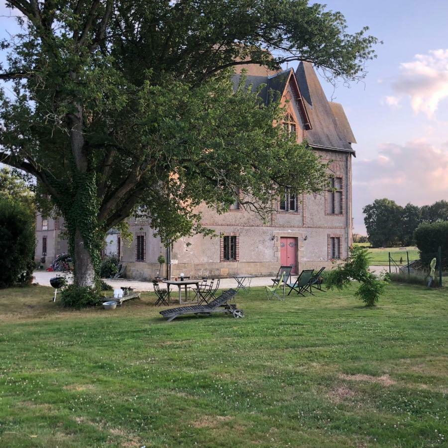 Вилла Manoir De La Chouanniere Montreuil-sur-Maine Экстерьер фото